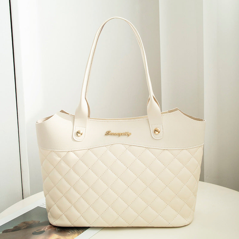 Harriet – Rhombus Handbag with Chic Check Pattern