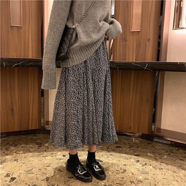 Barbara – Airy Skirt with Floral Pattern