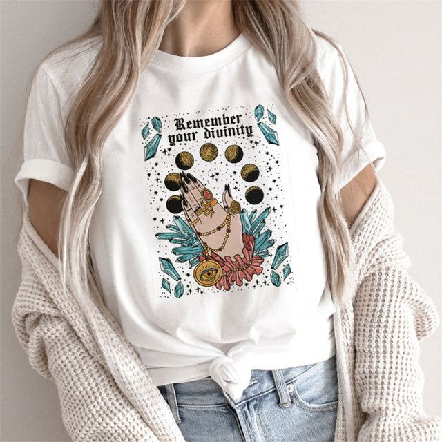 Mandy – Women's T-Shirt with Tarot Print