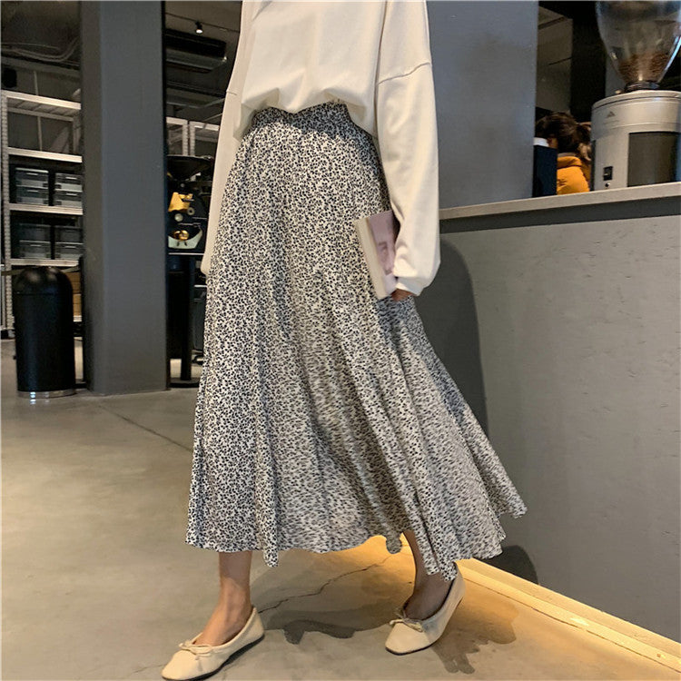 Barbara – Airy Skirt with Floral Pattern