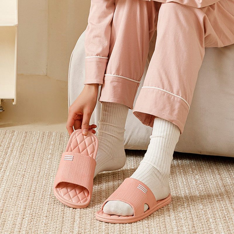Tara – Slip-On Slippers with New Check Design