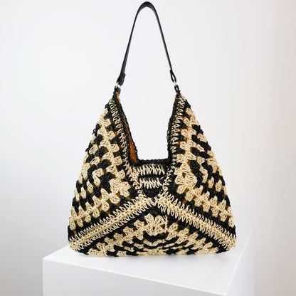Marion – Handmade Straw Bag with Contrasting Colors