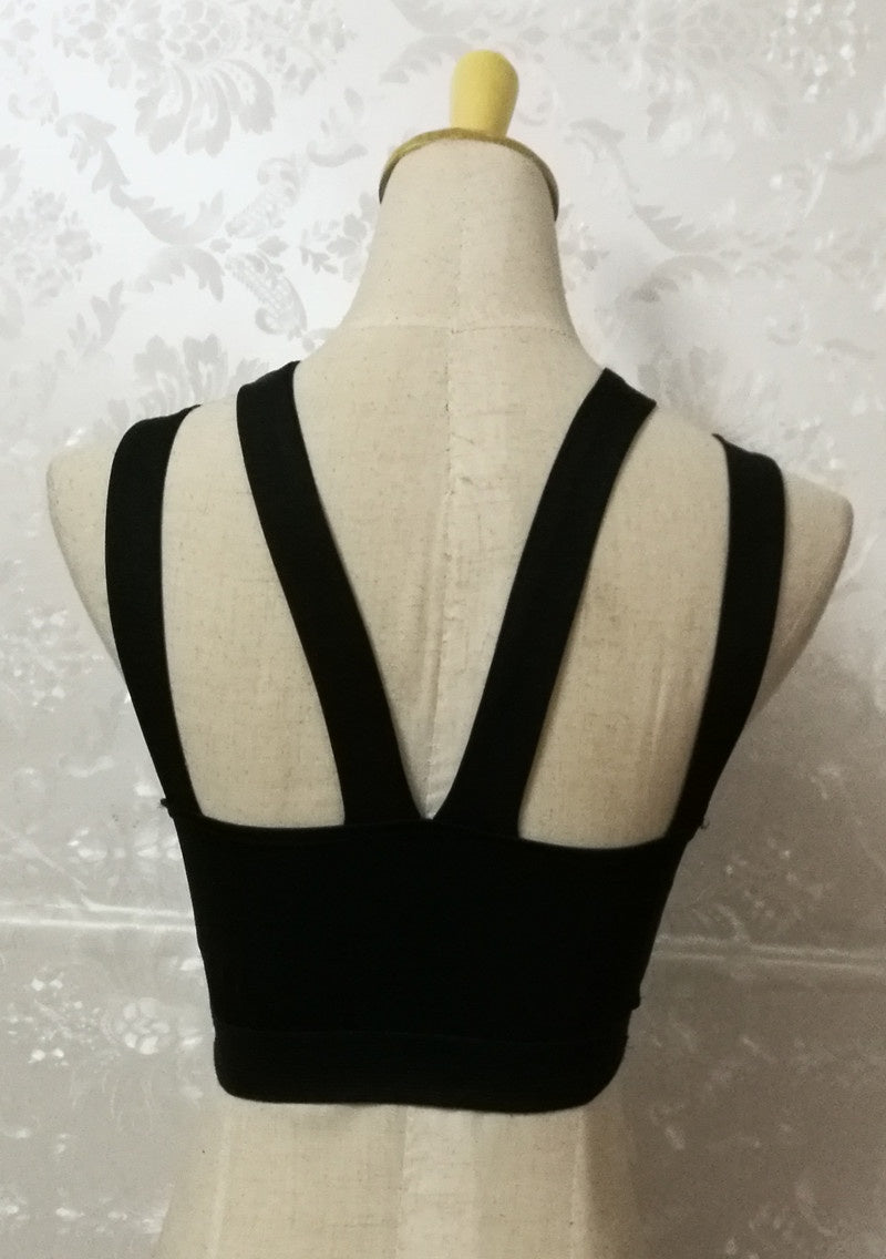 Sandra – Sleek Sleeveless Vest with Intricate Bodybuilding Design