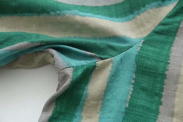 Ruth – Relaxed Blouse with Striped Lapel Collar for Women in Fall