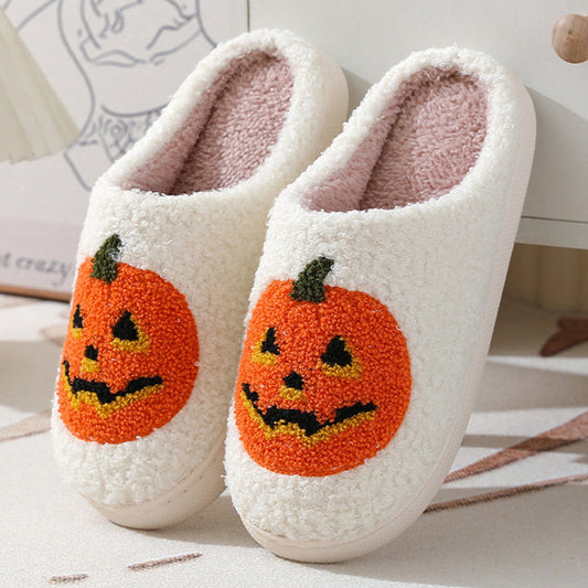 Sara – Cozy Winter Slippers with Pumpkin Design