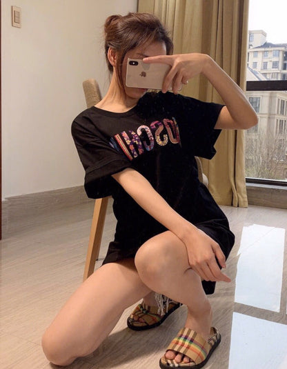 Shannon – Women's T-Shirt with Graphic and Short Sleeves