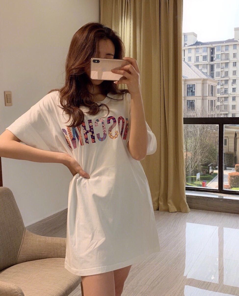 Shannon – Women's T-Shirt with Graphic and Short Sleeves