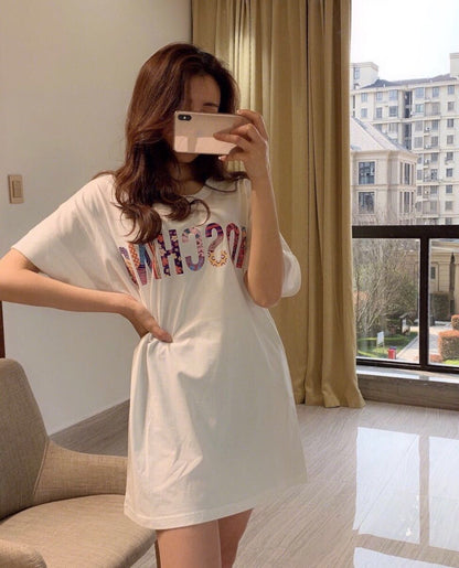 Shannon – Women's T-Shirt with Graphic and Short Sleeves