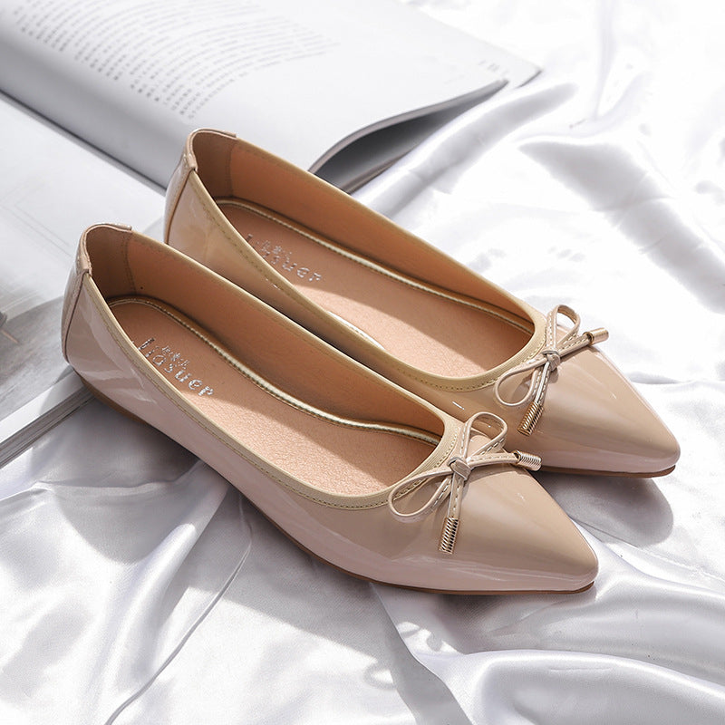 Jasmine – Pointed Flats with Vegan Patent Leather and Butterfly Knot