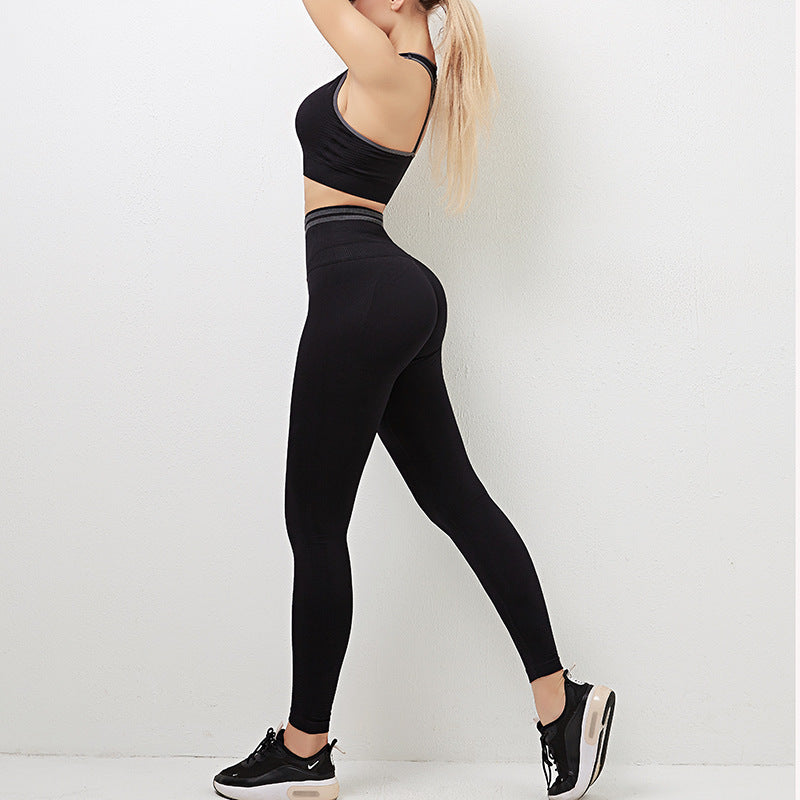 Holly – Seamless Sports Bra and Leggings Activewear Outfit