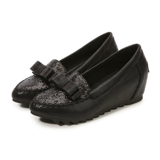 Jessica – Comfortable Women's Pumps with Pointed Cutout and Wedge Heel