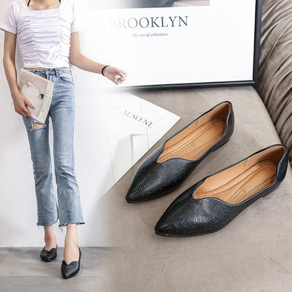 Emma – Ballerina Flats with Serpentine Pattern