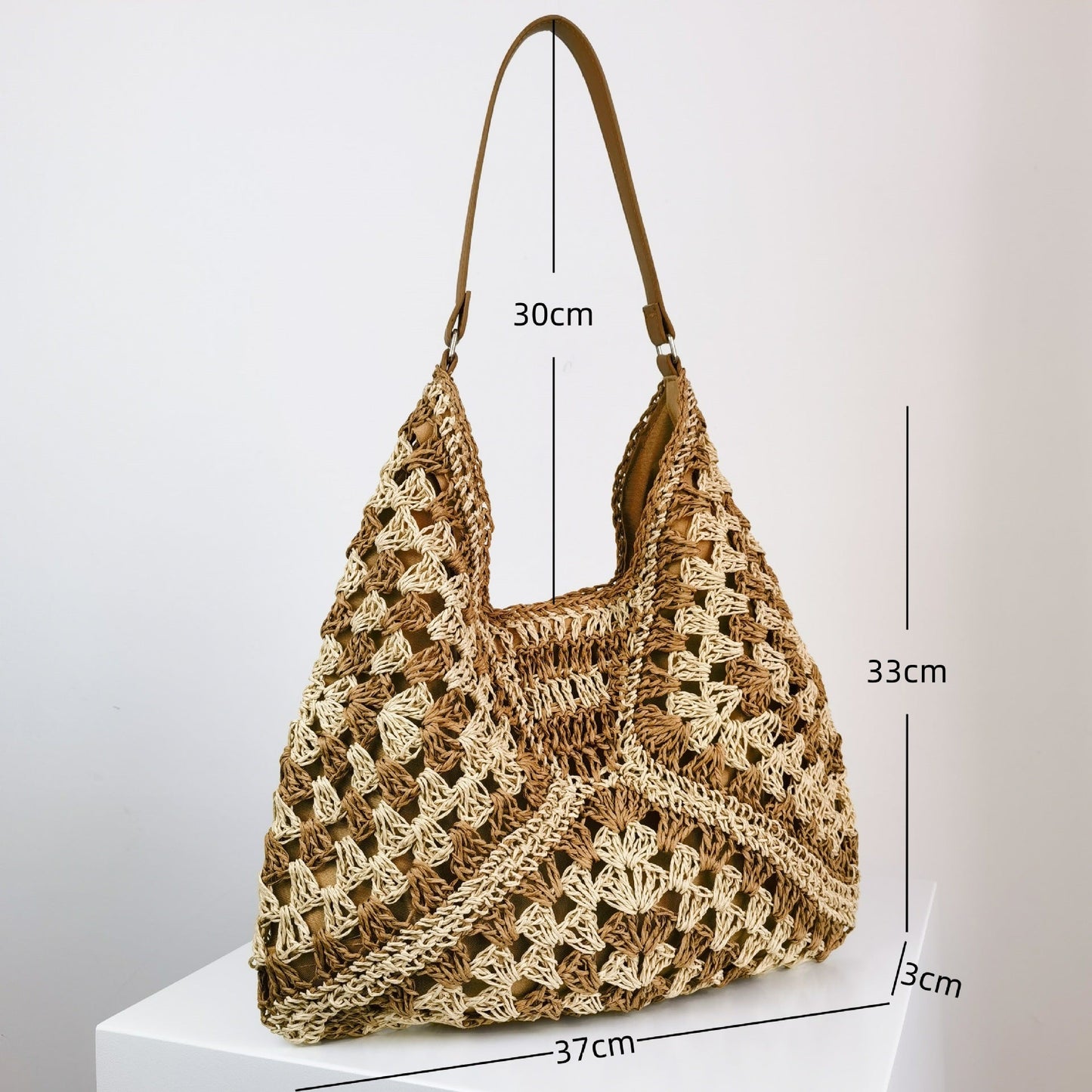 Marion – Handmade Straw Bag with Contrasting Colors