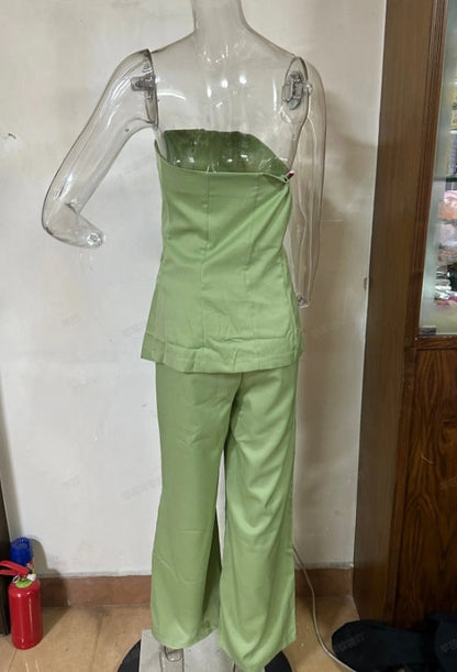 Ruth – Elegant Women's Suit with Buttons