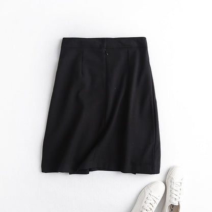 Clara – Wide Pleated Skirt with Chain Decoration