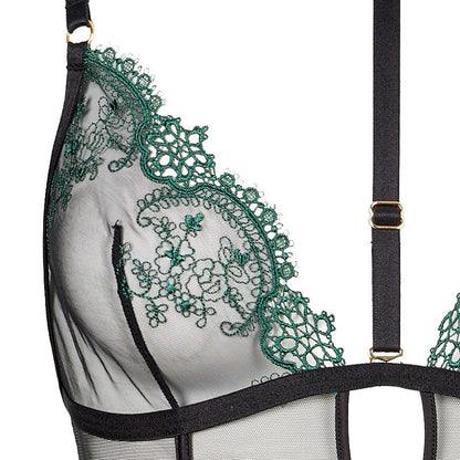 Kim – Fitted Jumpsuit with Deep V-Neck