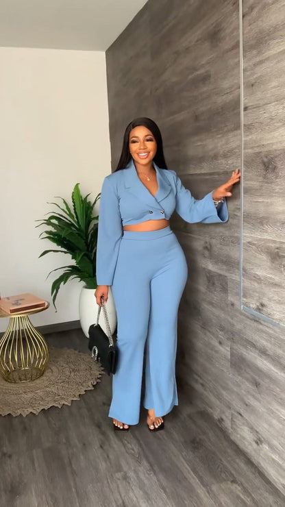 Caroline – Stylish Women's Suit in Modern Two-Piece