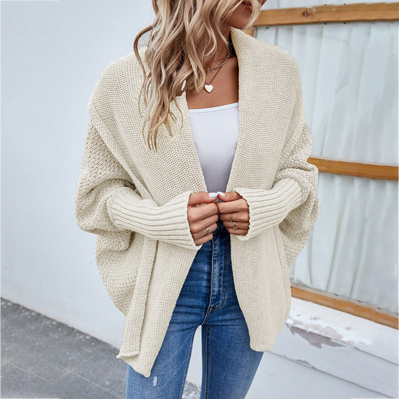 Kelly – Casual Knit Cardigan with Batwing Sleeves and Large Lapels