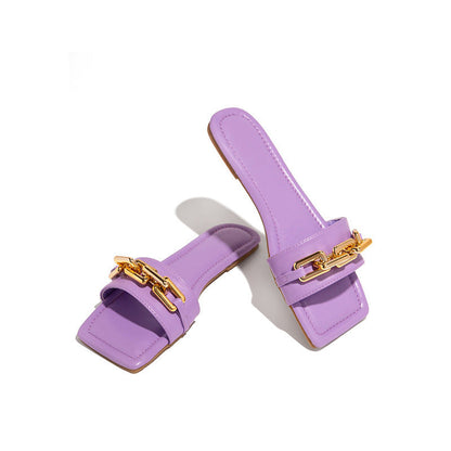 Louise – Flat Sandals with Chain Embellishment