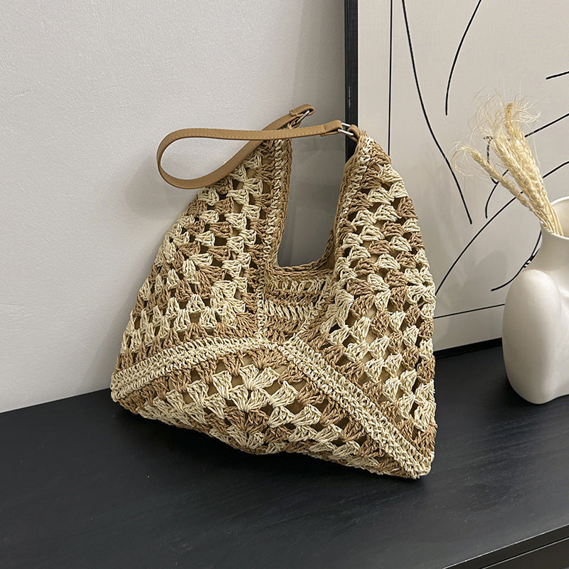 Marion – Handmade Straw Bag with Contrasting Colors
