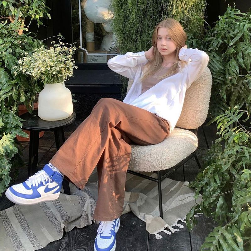 Amy – Retro Women's Jeans in Solid Brown