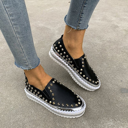 Hannah – Flat Sneakers with Studs