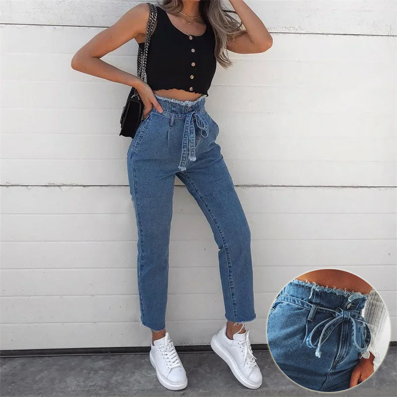 Carly – High-Waisted Jeans with Stylish Design
