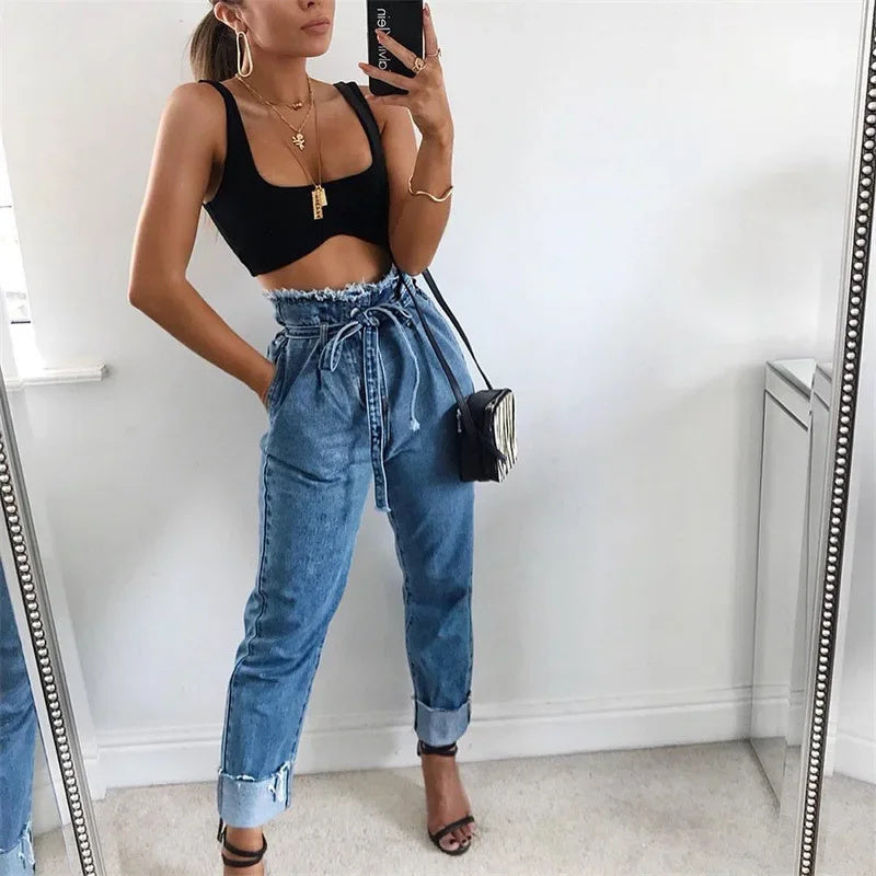 Carly – High-Waisted Jeans with Stylish Design