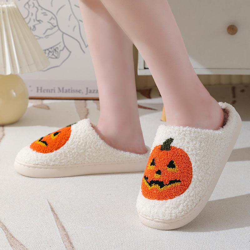Sara – Cozy Winter Slippers with Pumpkin Design