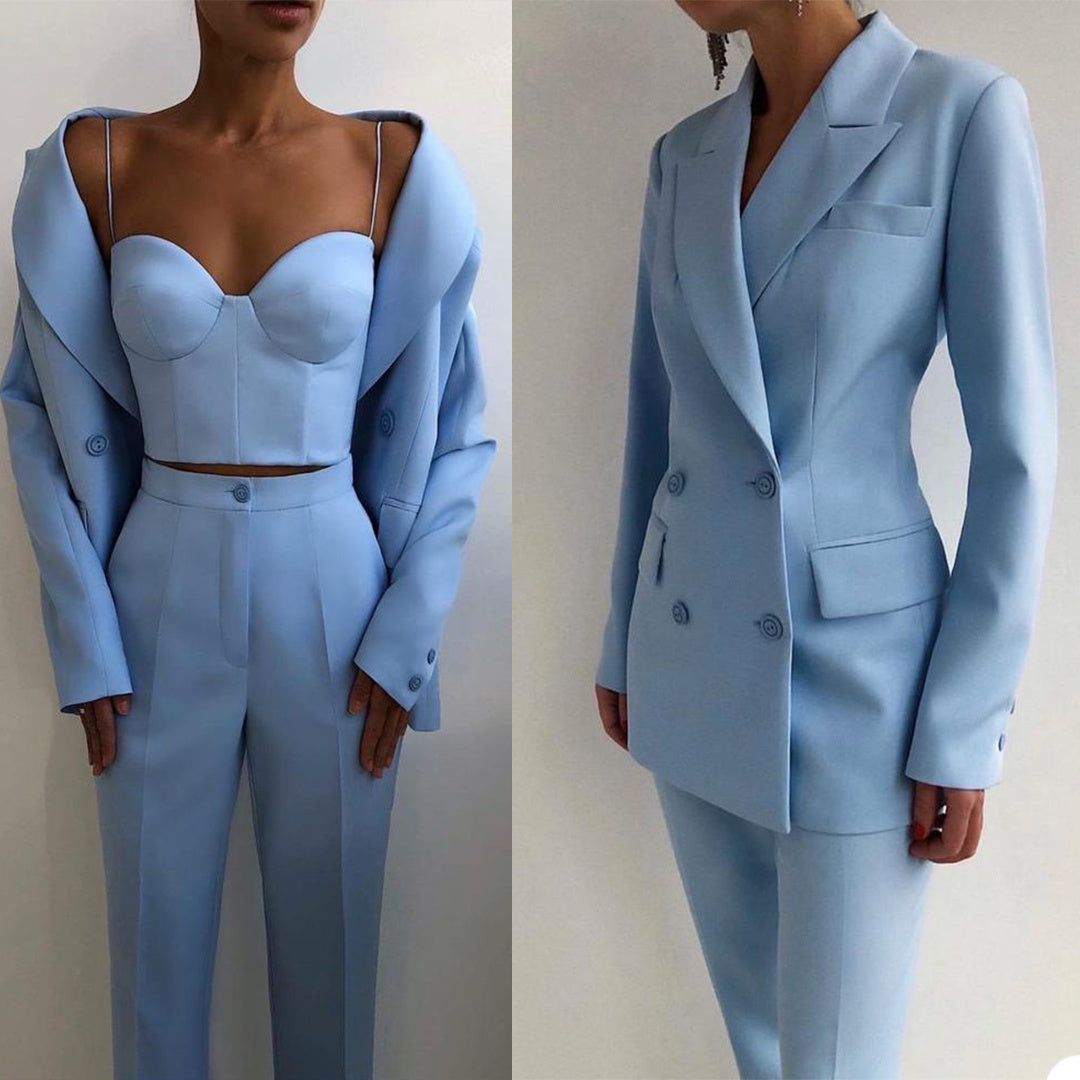 Claire – Women's Suit with Peak Lapel and Double-Breasted Design