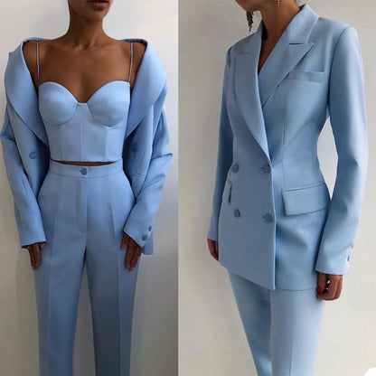 Claire – Women's Suit with Peak Lapel and Double-Breasted Design