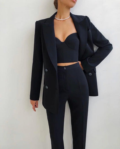 Claire – Women's Suit with Peak Lapel and Double-Breasted Design