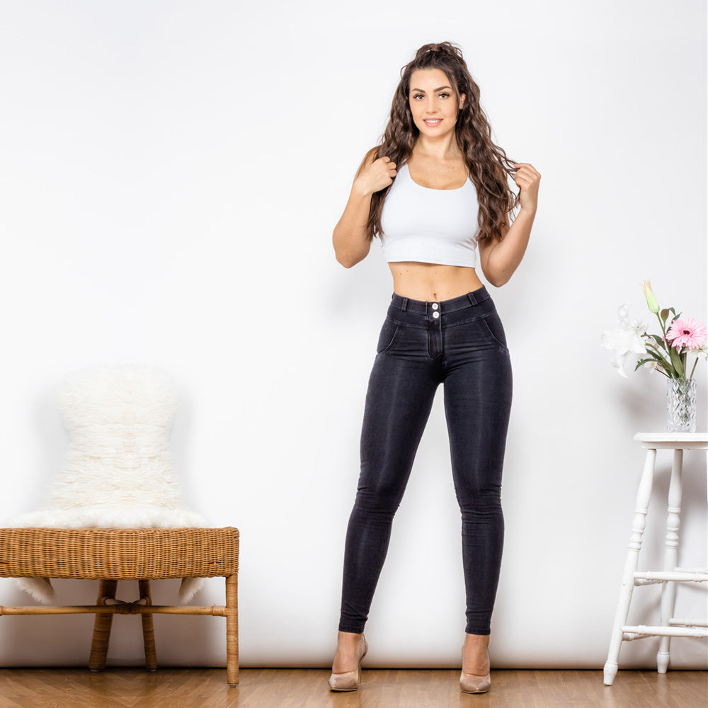 Jean – Booty Lifting Yoga Pants for Women in Black