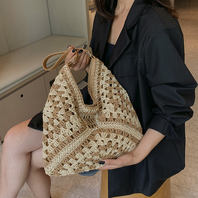 Marion – Handmade Straw Bag with Contrasting Colors