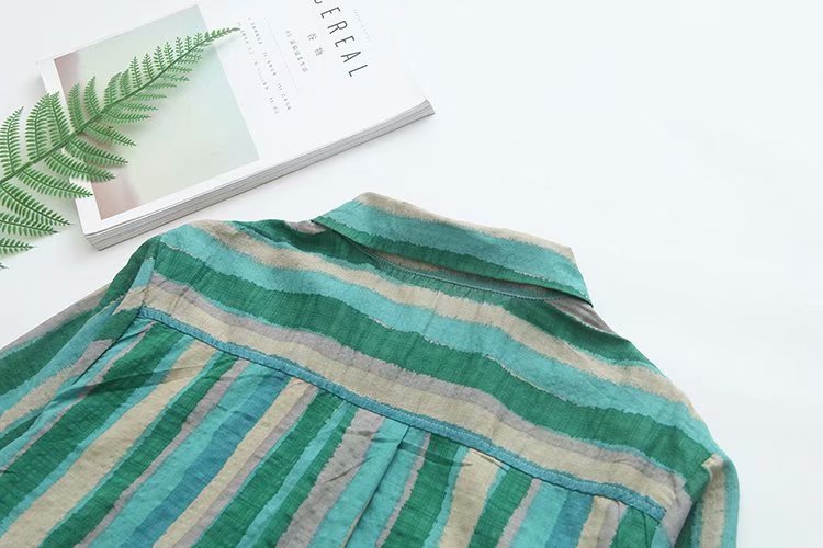 Ruth – Relaxed Blouse with Striped Lapel Collar for Women in Fall