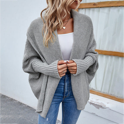 Kelly – Casual Knit Cardigan with Batwing Sleeves and Large Lapels
