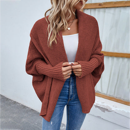 Kelly – Casual Knit Cardigan with Batwing Sleeves and Large Lapels