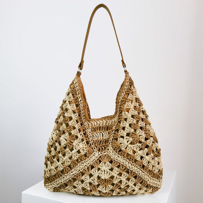 Marion – Handmade Straw Bag with Contrasting Colors