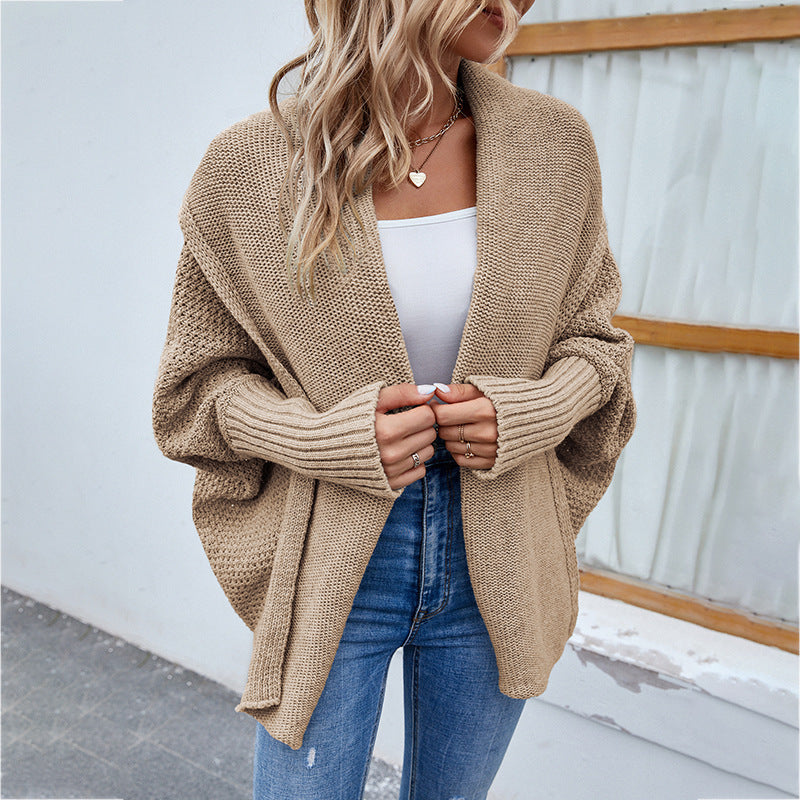 Kelly – Casual Knit Cardigan with Batwing Sleeves and Large Lapels