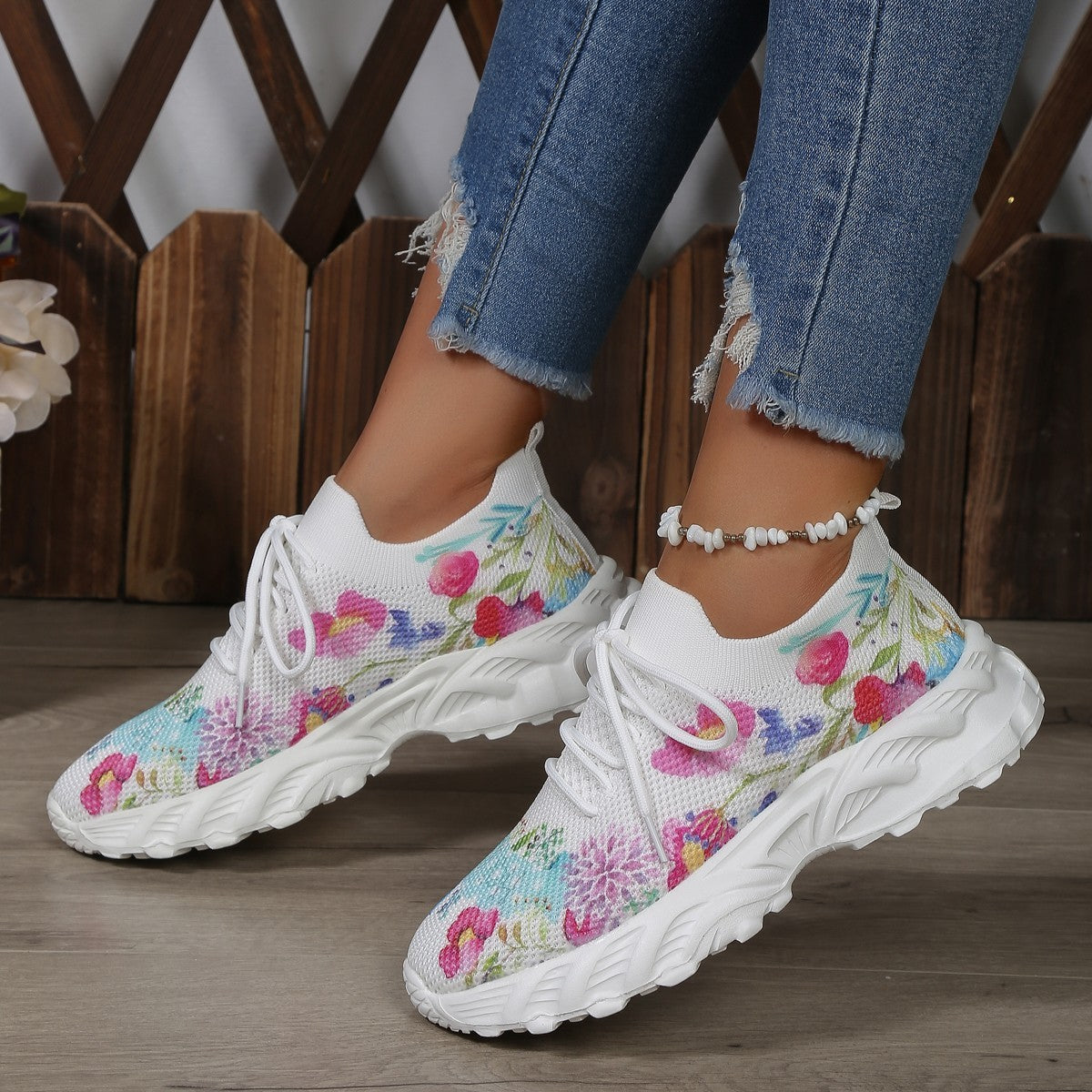 Wendy – Breathable Women's Sneakers with Floral Pattern