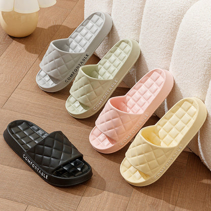 Gavin – Soft Slippers with Checkered Pattern