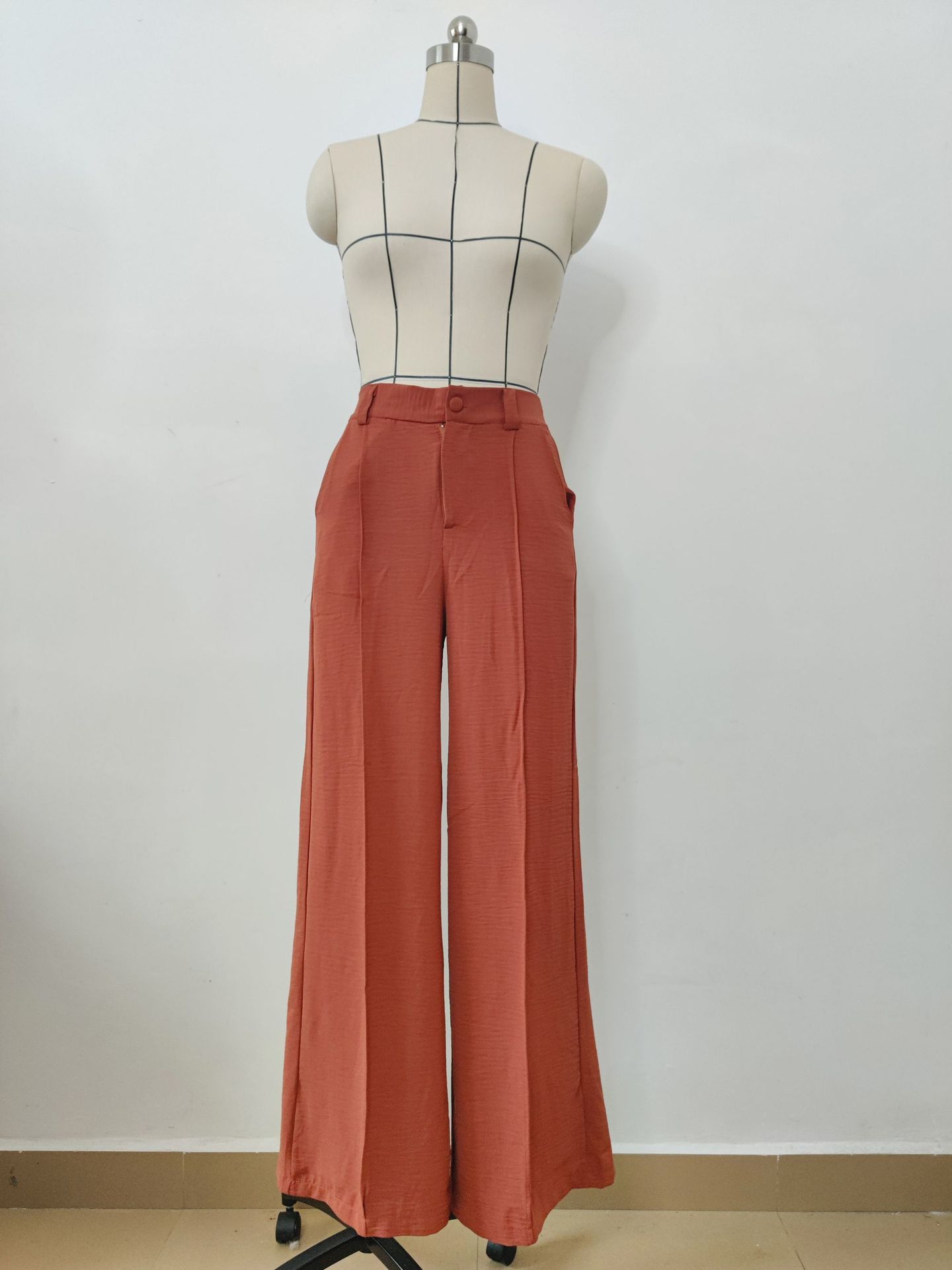 Emily – Relaxed Wide-Leg Pleated Pants