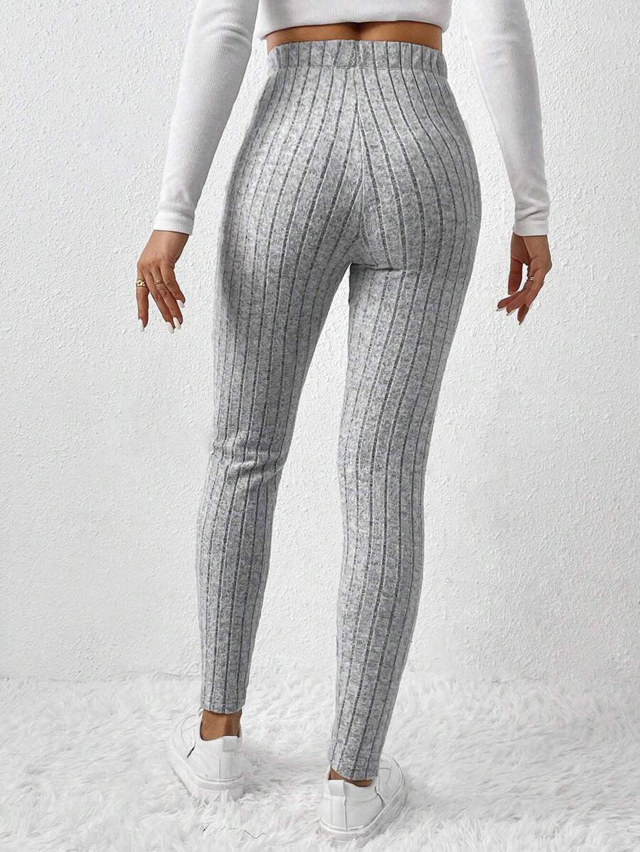 Abigail – Seamless Yoga Pants with Lift Effect and Breathability