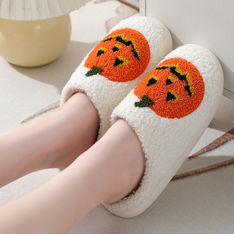 Sara – Cozy Winter Slippers with Pumpkin Design