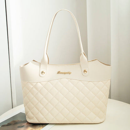 Harriet – Rhombus Handbag with Chic Check Pattern