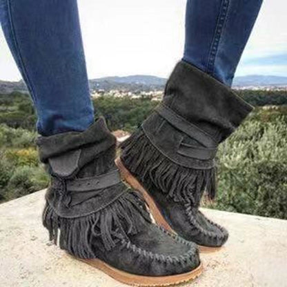 Kim – Stylish Women's Boots with Fringe and Buckle