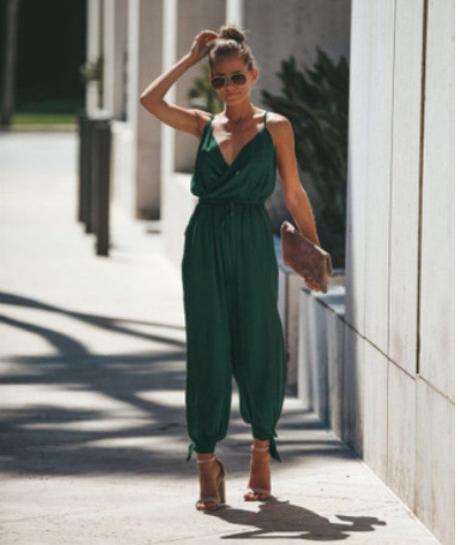 Francesca – Backless Jumpsuit with Pockets and V-Neck