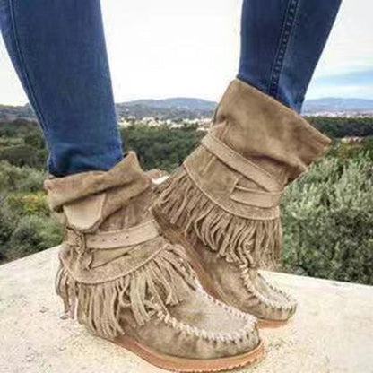 Kim – Stylish Women's Boots with Fringe and Buckle