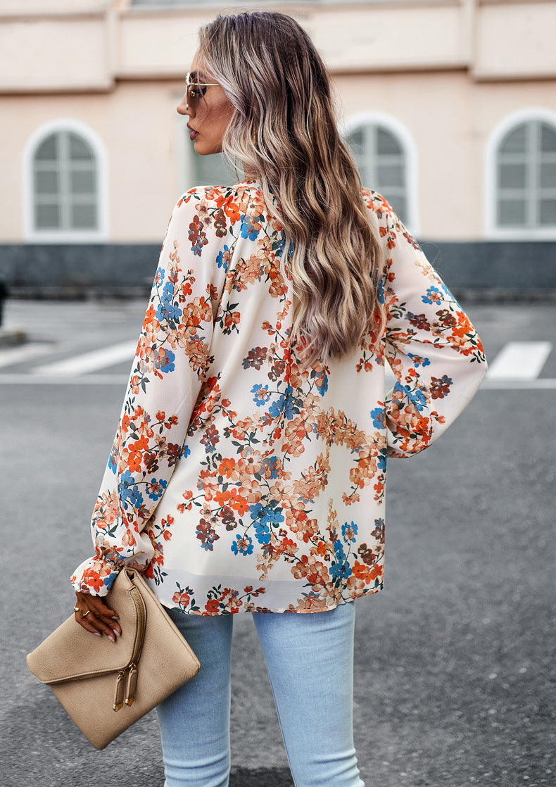 Karen – Elegant Women's Blouse with Floral Print and V-Neck