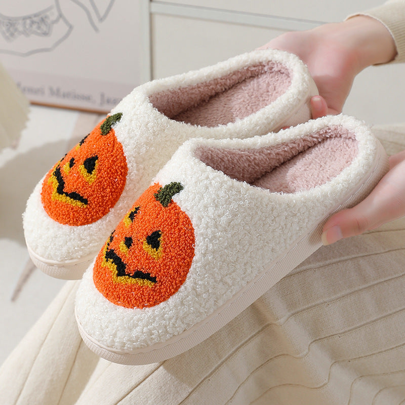 Sara – Cozy Winter Slippers with Pumpkin Design